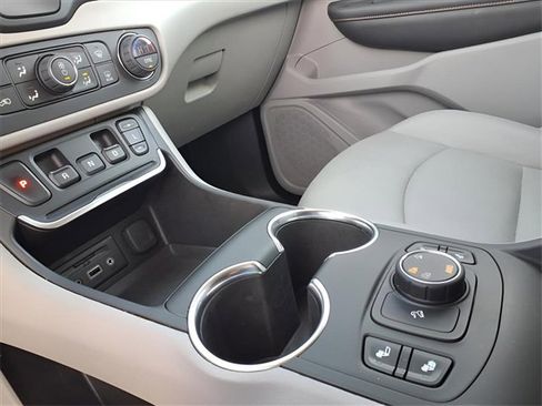 Used 2019 GMC Terrain SLT w/ Preferred Package image 20