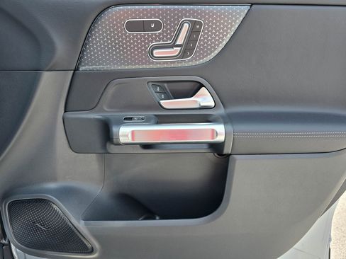New 2026 Mercedes-Benz GLB 250 4MATIC image 42