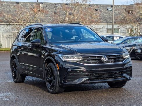 Certified 2023 Volkswagen Tiguan SE R-Line image 7