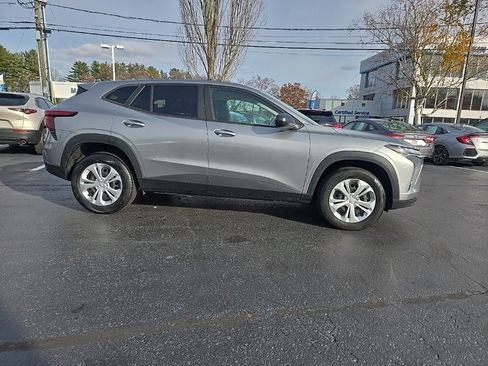 Used 2024 Chevrolet Trax LS image 9