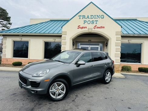 Used 2016 Porsche Cayenne image 28