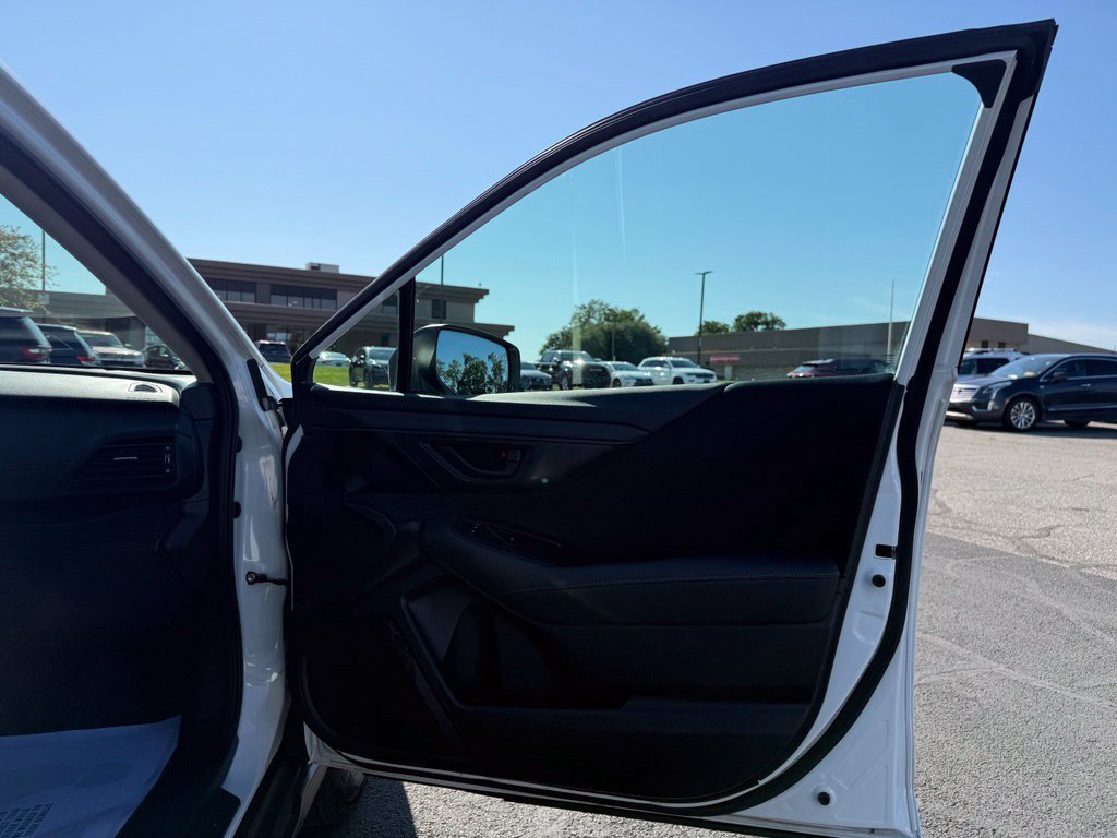 Used 2025 Subaru Outback AWD/4WD image 22