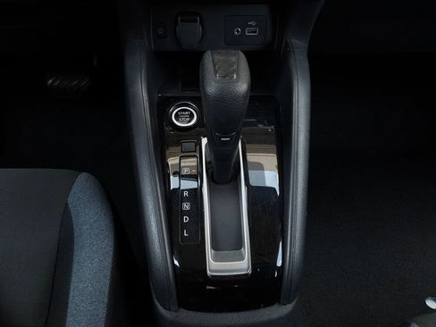 Used 2025 Nissan Versa SV FWD image 25