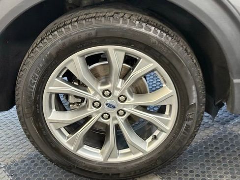 Used 2023 Ford Explorer Limited w/ Limited Technology Package image 15