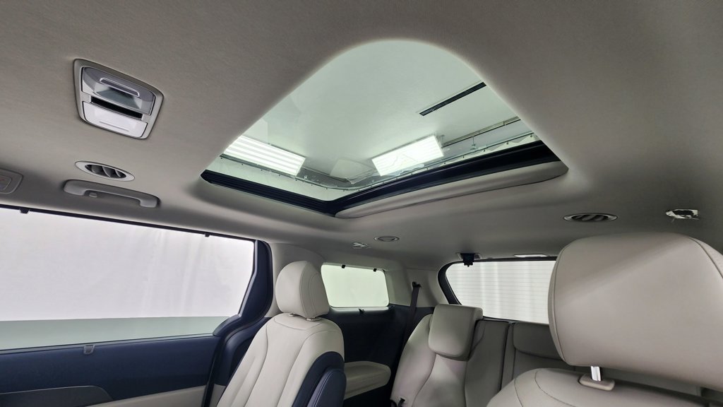 New 2027 Kia Carnival SX w/ Dark Edition Package FWD image 38