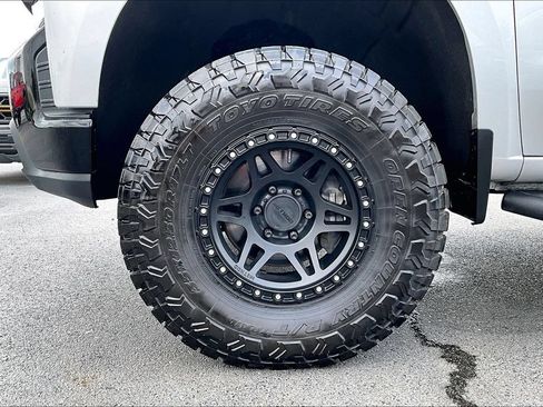 Used 2020 Chevrolet Silverado 1500 LT Trail Boss AWD/4WD image 35