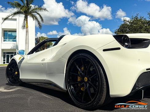 Used 2018 Ferrari 488 Spider image 46