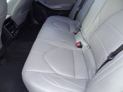 Used 2019 Toyota Avalon Limited image 14