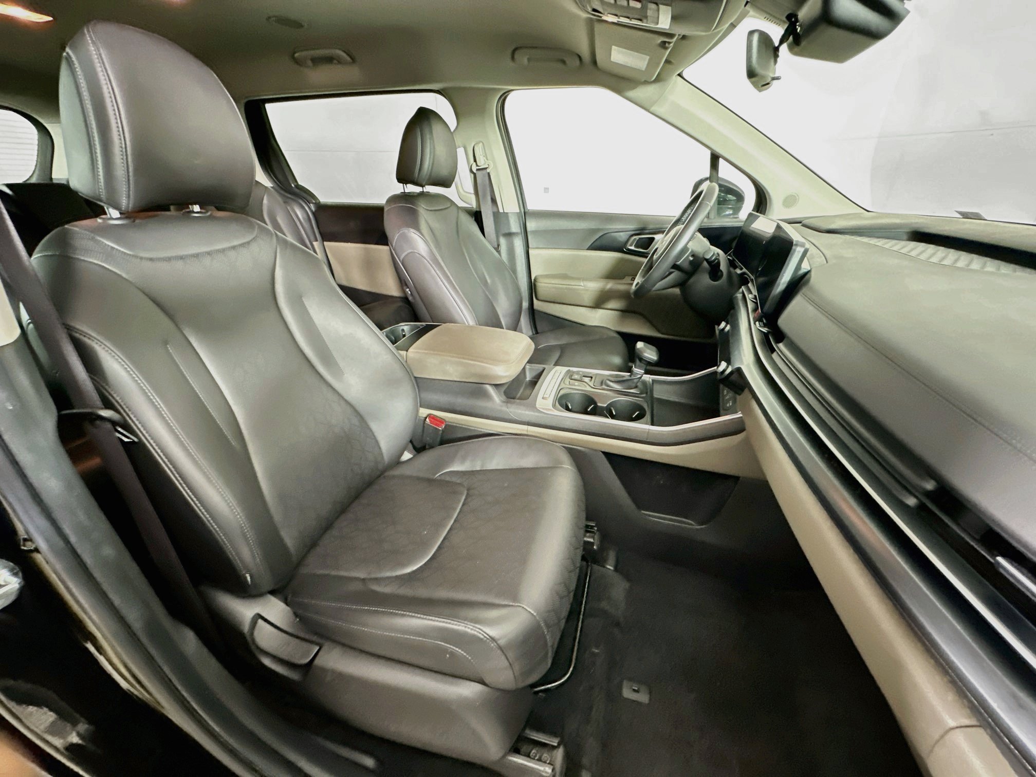 Used 2026 Kia Carnival FWD image 30