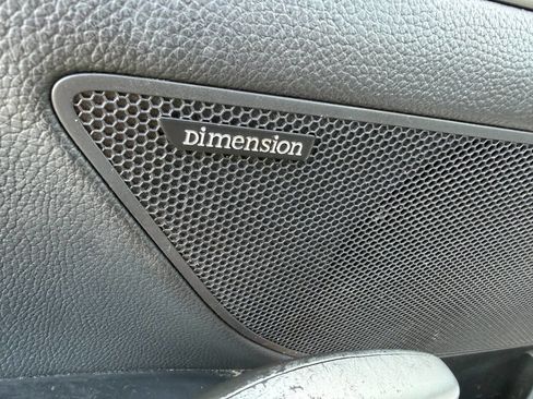 Used 2012 Hyundai Veloster w/ Style Pkg image 21