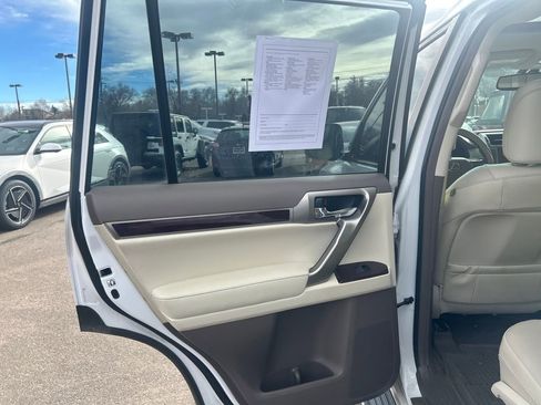 Used 2019 Lexus GX 460 image 35