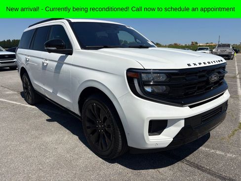 Used 2025 Ford Expedition Platinum w/ Stealth Appearance Package AWD/4WD image 1