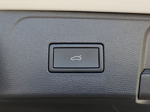 New 2026 Volkswagen Atlas SE image 8