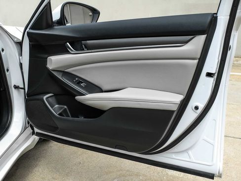Used 2018 Honda Accord LX image 44