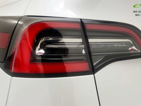 Used 2020 Tesla Model Y Long Range AWD/4WD image 26