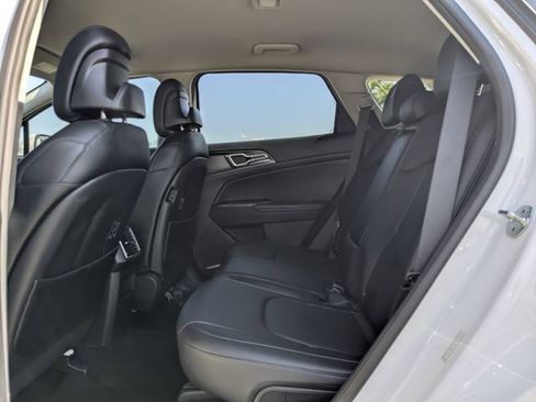Certified 2023 Kia Sportage EX FWD image 16