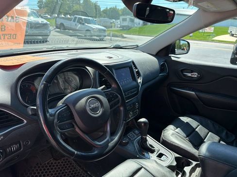 Used 2019 Jeep Cherokee Latitude Plus w/ Comfort/Convenience Group AWD/4WD image 7