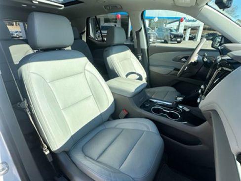 Used 2021 Chevrolet Traverse Premier image 27