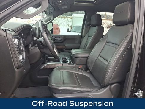 Used 2023 GMC Sierra 3500 Denali w/ Denali Black Diamond Edition image 18