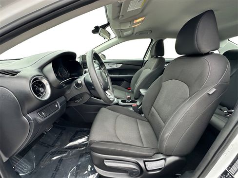 Used 2023 Kia Forte LXS image 9