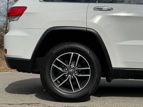 Used 2019 Jeep Grand Cherokee Limited image 9