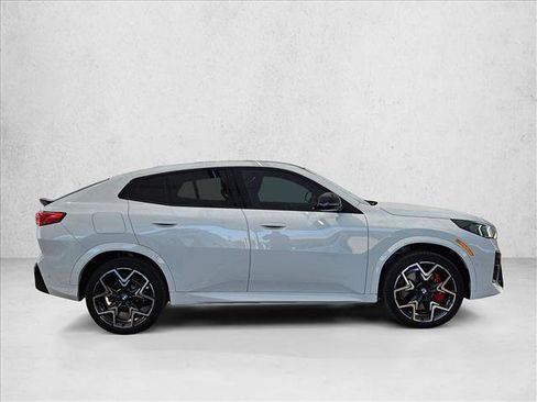 Used 2026 BMW X2 xDrive28i w/ Technology Package AWD/4WD image 4