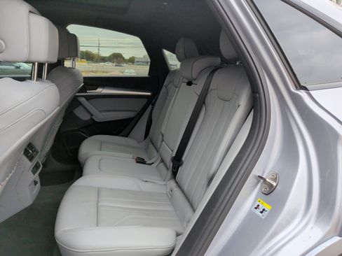 Certified 2025 Audi Q5 2.0T Premium Plus image 15