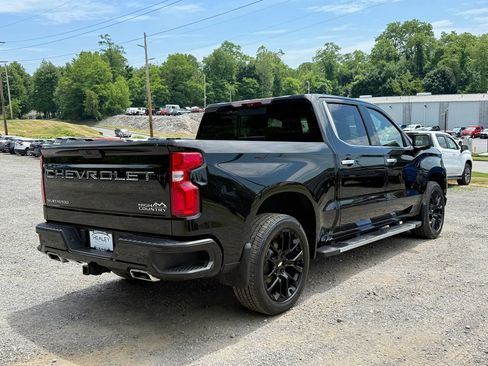 Used 2022 Chevrolet Silverado 1500 High Country w/ Technology Package AWD/4WD image 6