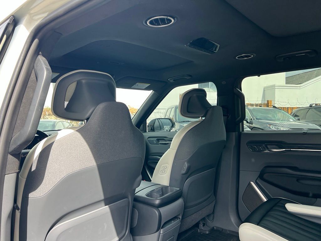Certified 2024 Kia EV9 GT-Line AWD/4WD image 9