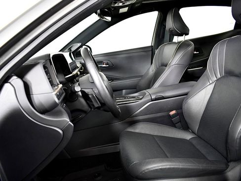 Used 2023 Toyota Crown Platinum image 20