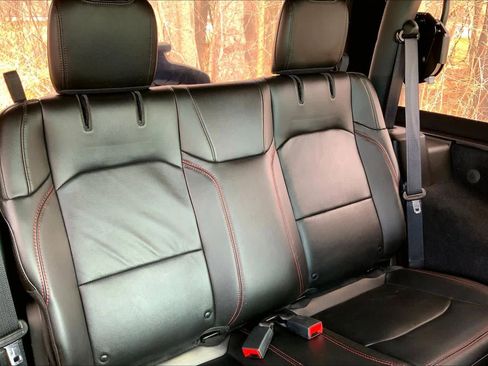 Used 2023 Jeep Wrangler Rubicon AWD/4WD image 21