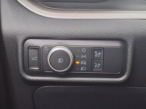 Used 2020 Ford Explorer XLT w/ Equipment Group 202A image 11