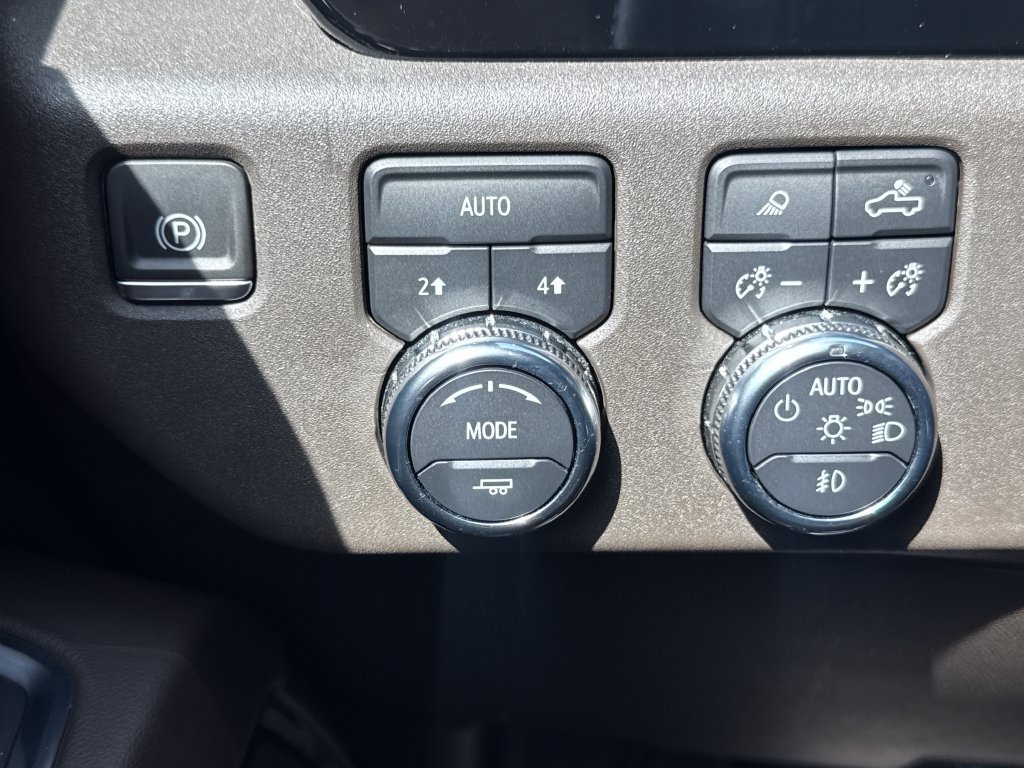 Certified 2024 GMC Sierra 1500 SLT w/ SLT Convenience Package AWD/4WD image 17