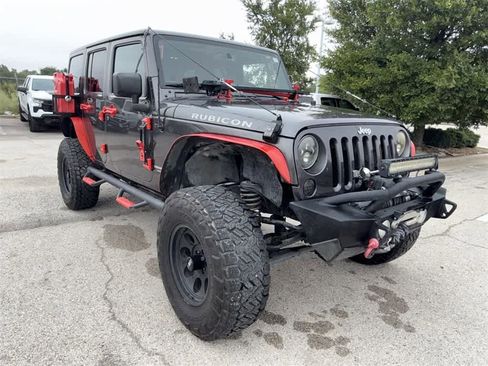 Used 2016 Jeep Wrangler Unlimited Rubicon w/ Connectivity Group image 8