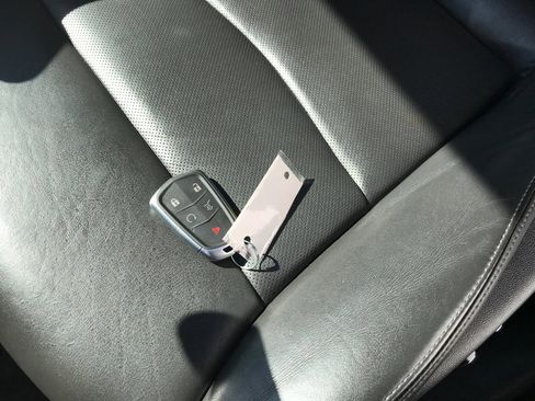 Certified 2025 Cadillac XT6 Premium Luxury image 22