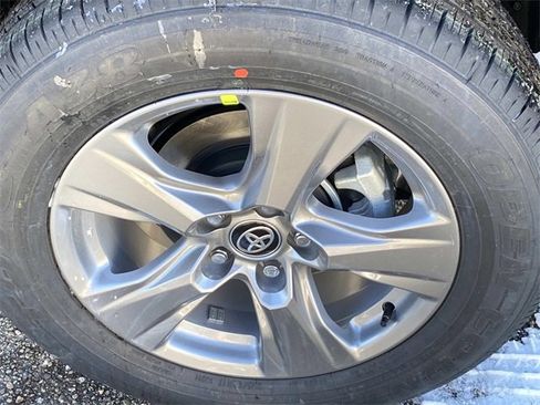 New 2025 Toyota RAV4 XLE image 6