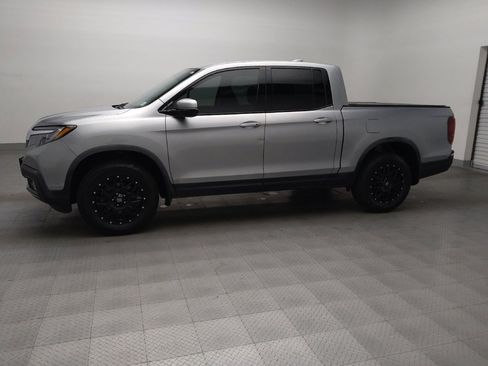 Used 2018 Honda Ridgeline Sport image 2