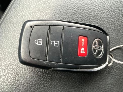 Used 2025 Toyota Tacoma TRD Off-Road image 22