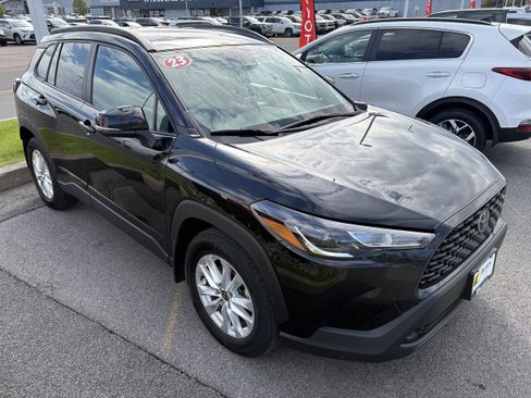 Certified 2023 Toyota Corolla Cross LE AWD/4WD image 2