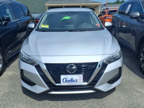 Used 2020 Nissan Sentra SV FWD image 2