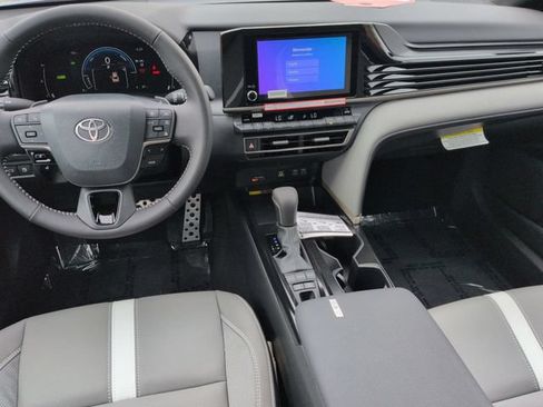 Certified 2026 Toyota Camry SE FWD image 25