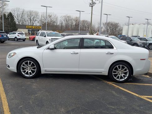 Used 2009 Chevrolet Malibu LTZ w/ HFV6 Engine Package image 6
