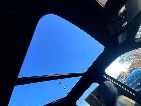 Used 2024 Toyota Tundra Platinum image 13