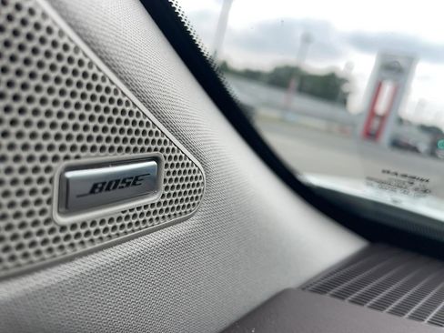 Used 2023 Nissan Rogue SL w/ SL Premium Package image 11