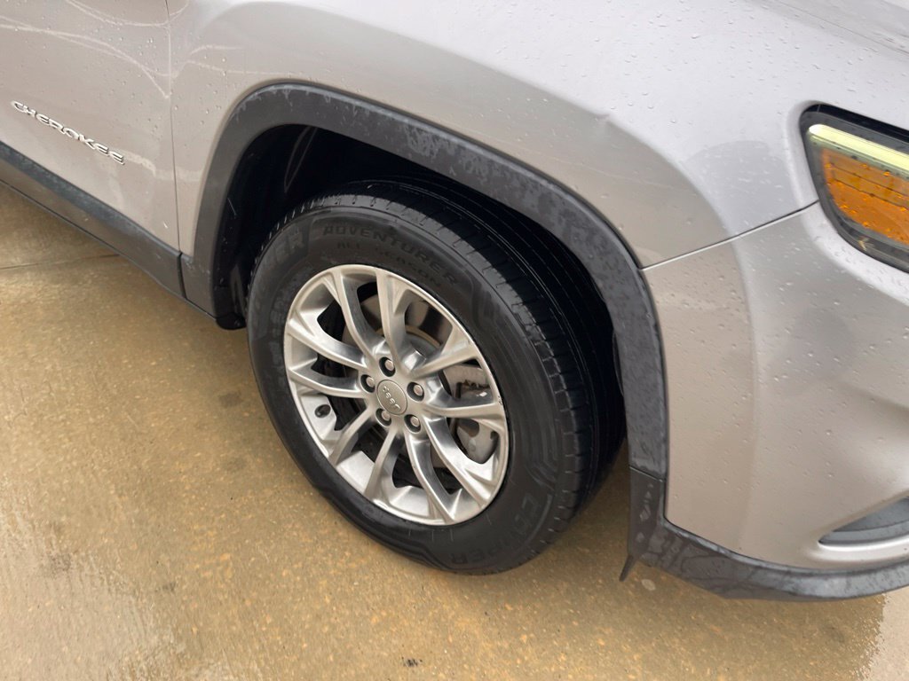 Used 2021 Jeep Cherokee Latitude Plus FWD image 6
