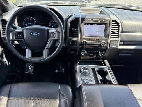 Used 2019 Ford Expedition Max XLT w/ Equipment Group 202A AWD/4WD image 17