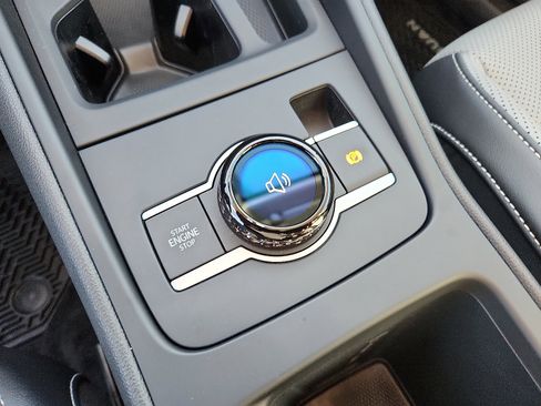 New 2026 Volkswagen Tiguan SE image 13