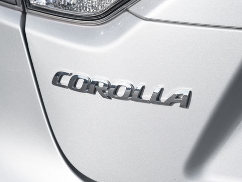 Used 2023 Toyota Corolla LE image 11