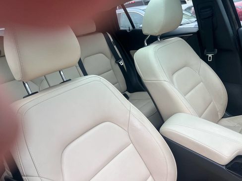 Used 2018 INFINITI QX30 Premium image 22