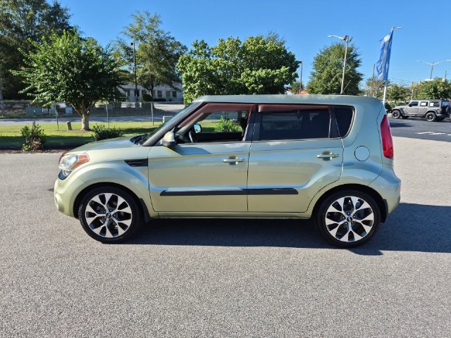 Used 2012 Kia Soul ! FWD image 6